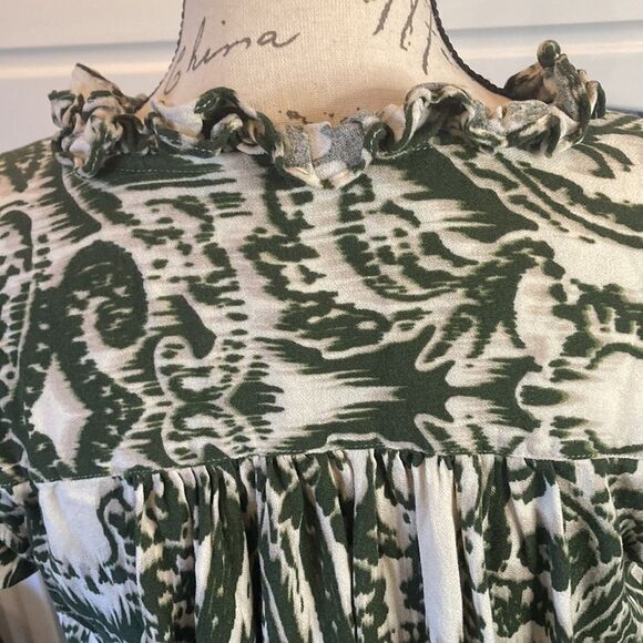 Cupio button front blouse , size medium, good used condition - Picture 6 of 8